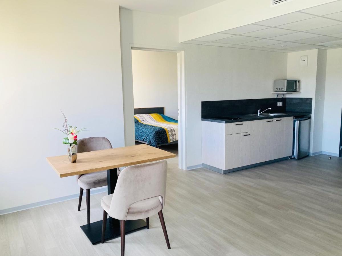 Residence Services Seniors Монтіньяк Екстер'єр фото