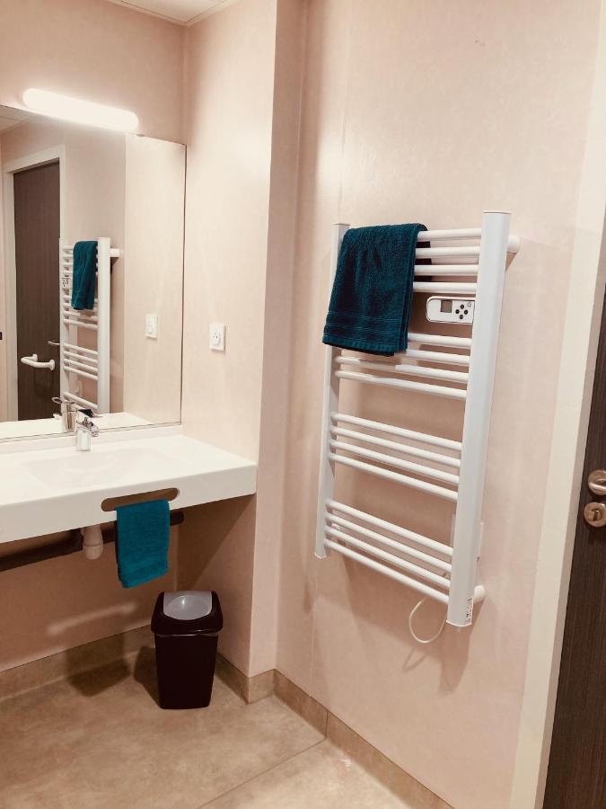Residence Services Seniors Монтіньяк Екстер'єр фото
