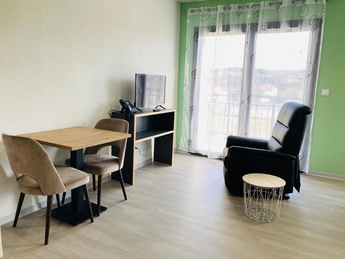Residence Services Seniors Монтіньяк Екстер'єр фото