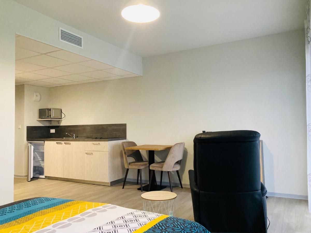 Residence Services Seniors Монтіньяк Екстер'єр фото
